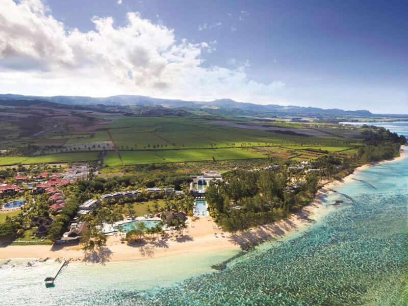 Відпочинок в готелі Outrigger Mauritius Beach Resort 5*