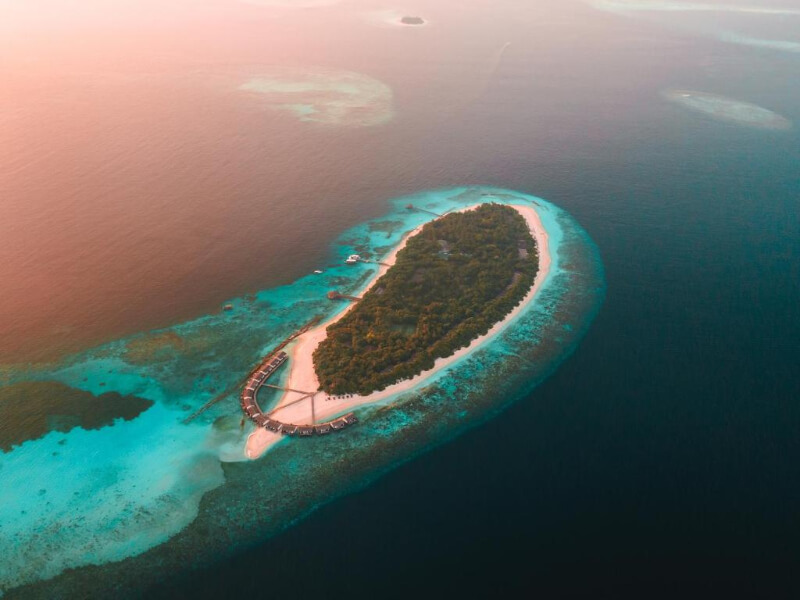 Відпочинок в готелі Reethi Beach Resort Maldives 4*